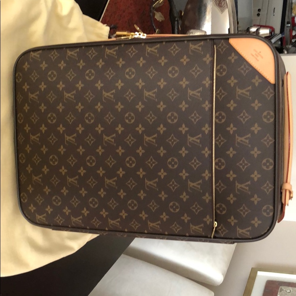 Original Louis Vuitton Carryon luggage
